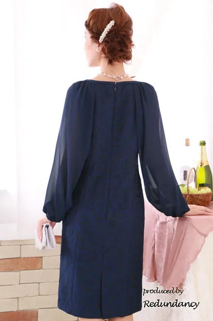 ネイビー×ブラックのフラワー刺繍スリットスリーブドレス