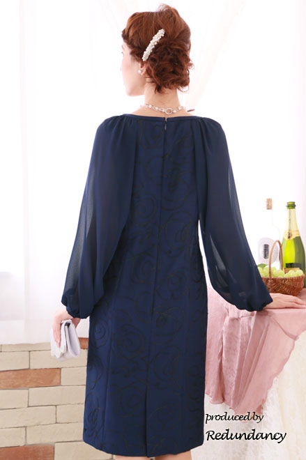 ネイビー×ブラックのフラワー刺繍スリットスリーブドレス