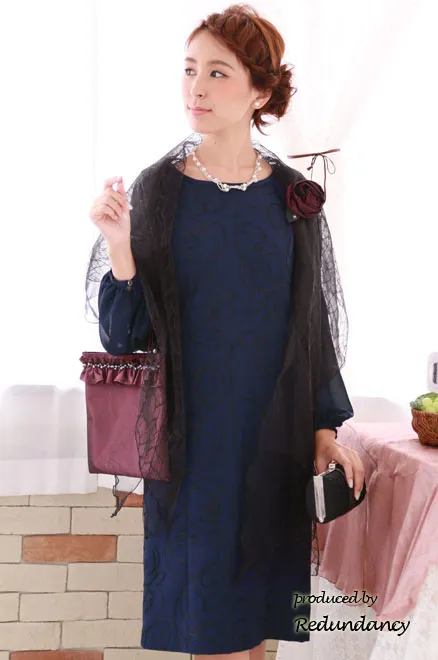 ネイビー×ブラックのフラワー刺繍スリットスリーブドレス