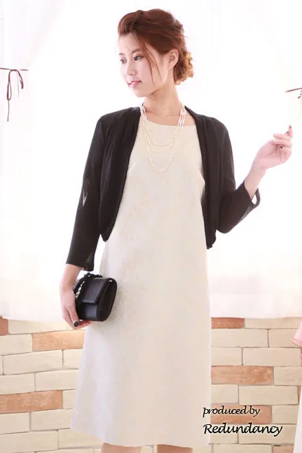 ベージュのシフォンのパフスリーブ花柄ドレス