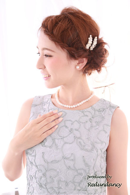 シルバーグレーのハイウエスト切替花刺繍ドレス