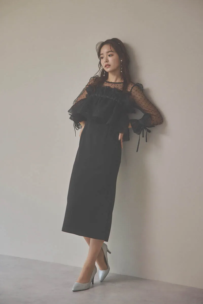 ブラックのメニーウェイラッフルケープドレス