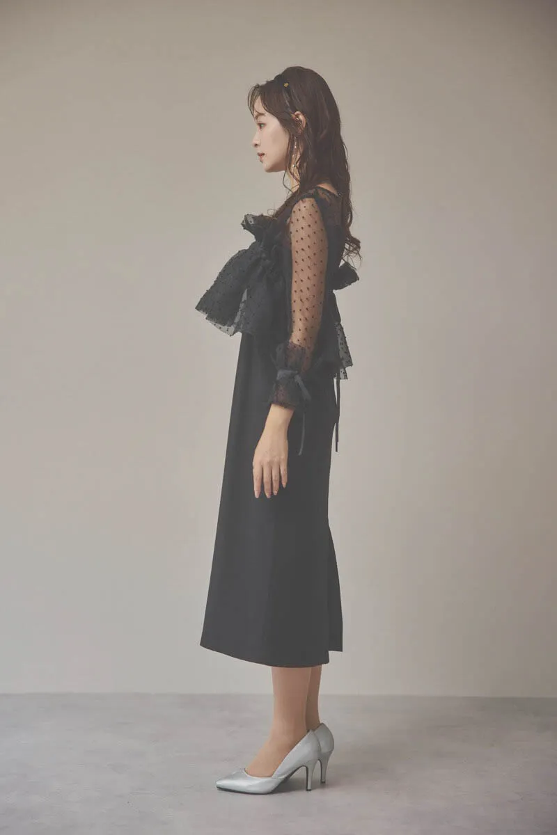 ブラックのメニーウェイラッフルケープドレス