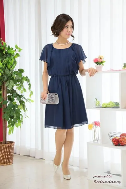 ネイビーのラッフルスリーブミディ丈ドレス