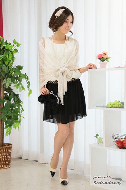 ホワイト×ブラックの切替ビジューミニ丈ドレス