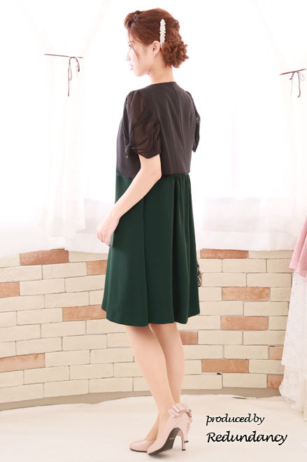 グリーンのゆったりシンプルミニ丈ドレス