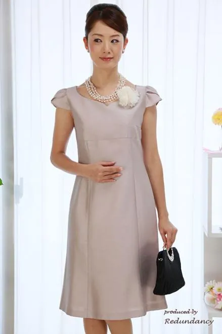 ピンクの肩フリルハイウエストドレス