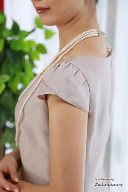 ピンクの肩フリルハイウエストドレス