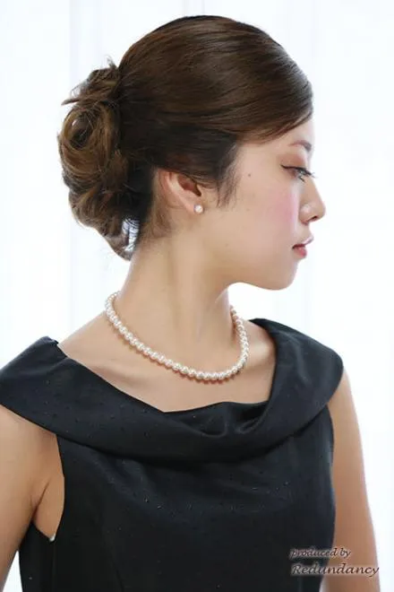 ブラックのマーメイドラインオフショルドレス