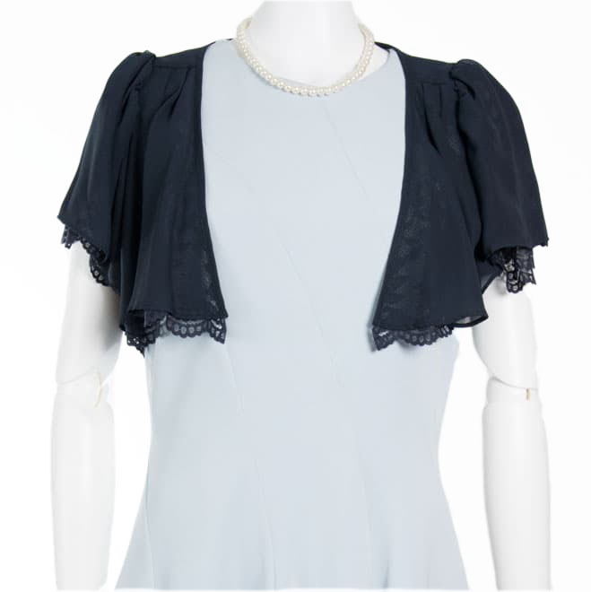 ネイビーのリバーシブルボレロ