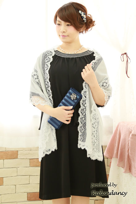 ブラックのシフォンビジュー付ポンチョドレス