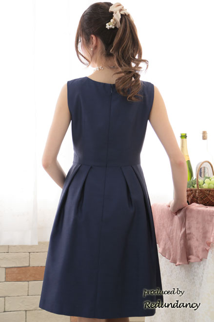 ネイビーのシャンタンウエストリボンドレス