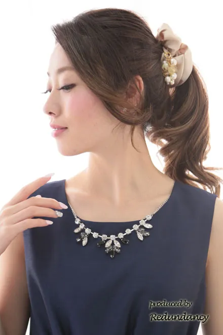 ネイビーのシャンタンウエストリボンドレス