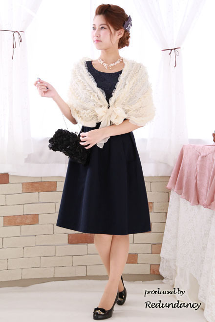 ネイビーの胸元レースAラインドレス