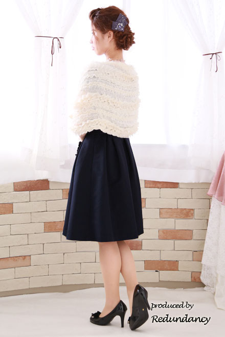 ネイビーの胸元レースAラインドレス