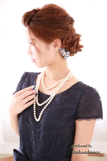 ネイビーの胸元レースAラインドレス