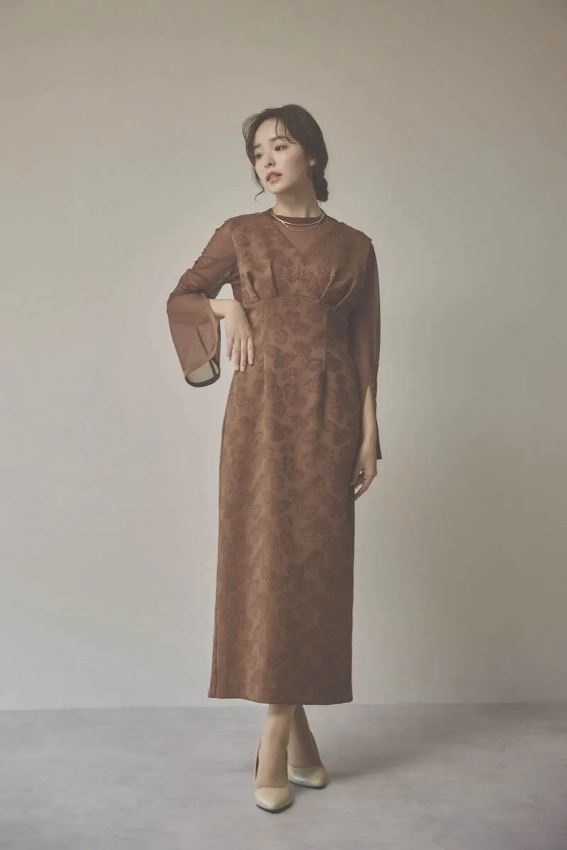 リーフ柄のブラウンジャガードドレス