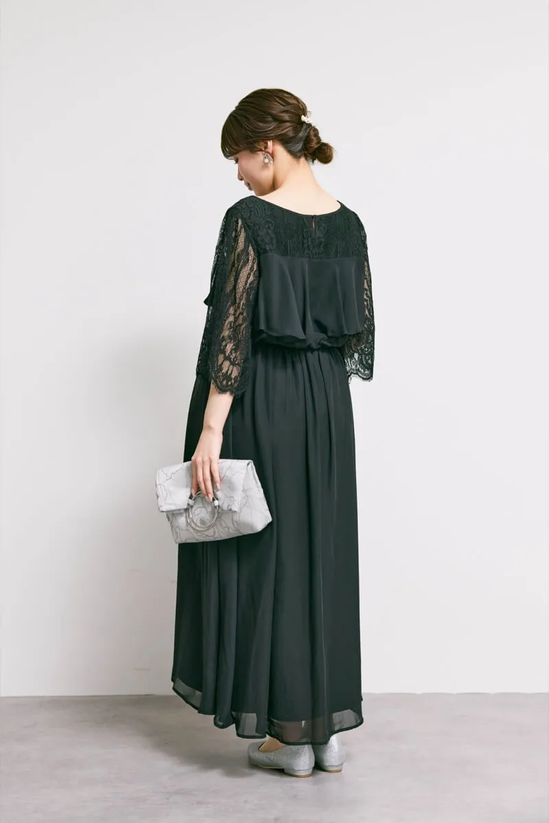 ブラックの授乳口付きフレアレーススリーブドレス