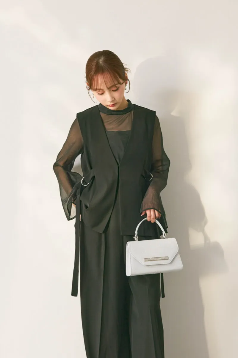 ブラックのアーバンレイヤーオールインワンスーツ