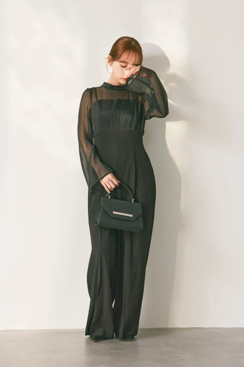 ブラックのアーバンレイヤーオールインワンスーツ