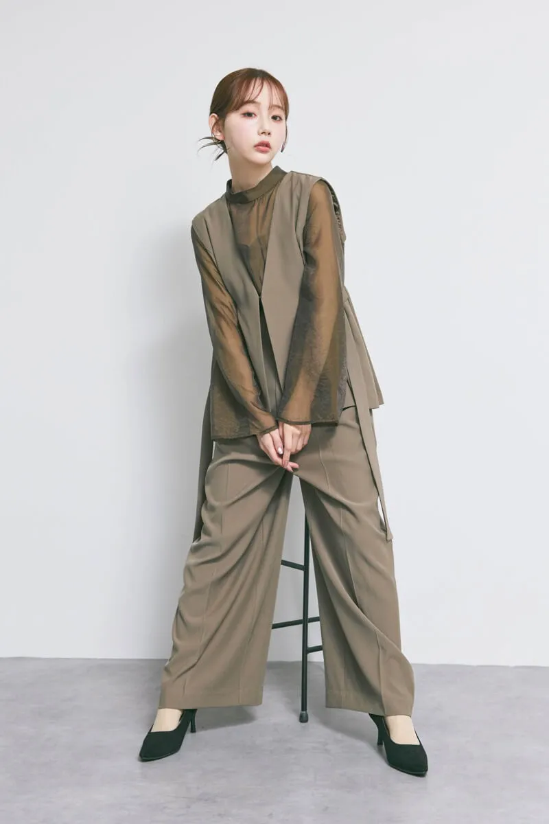 ブラウンのアーバンレイヤーオールインワンスーツ