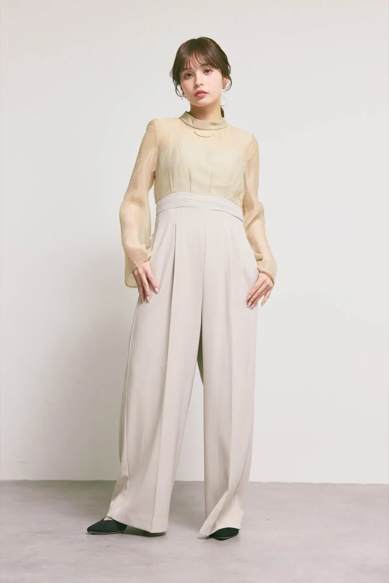 ベージュのアーバンレイヤーオールインワンスーツ