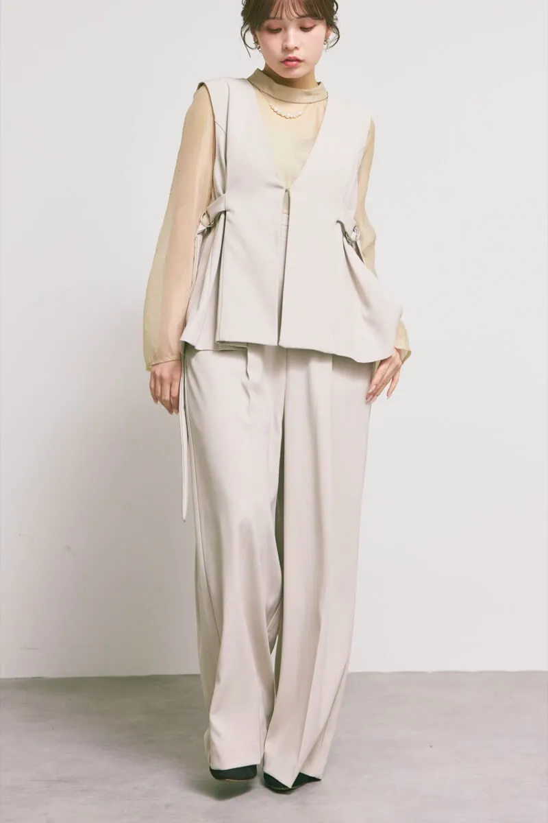 ベージュのアーバンレイヤーオールインワンスーツ