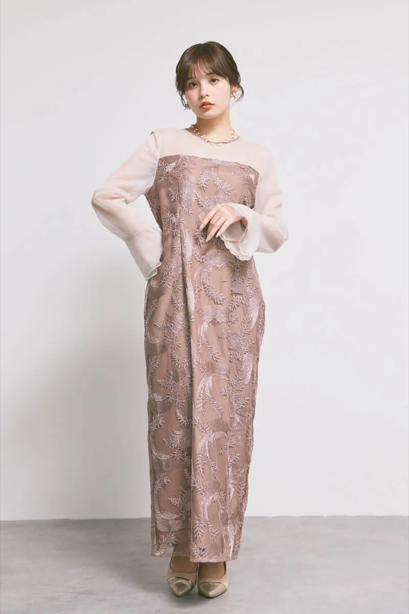 ピンクベージュのリーフレースIラインドレス