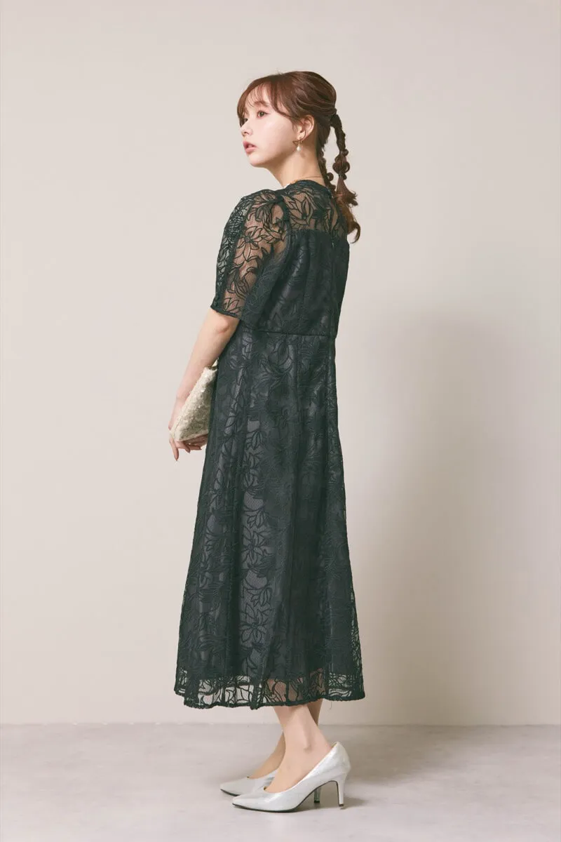 ブラックのフラワーエンブロイダリースタンドネックドレス