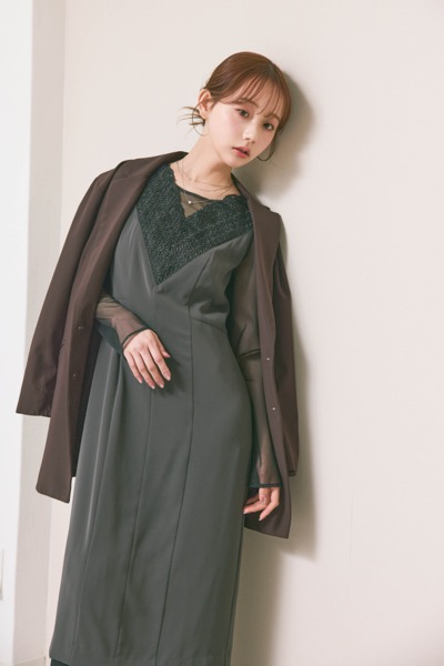 グレーのレースVネックレイヤードドレス