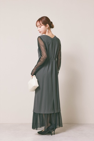 グレーのレースVネックレイヤードドレス