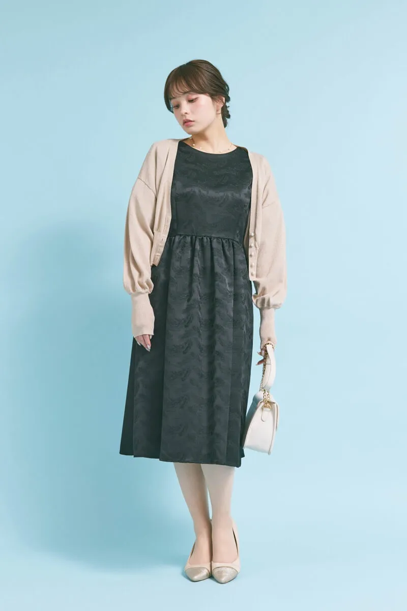 ブラックのジャガードパフスリーブドレス