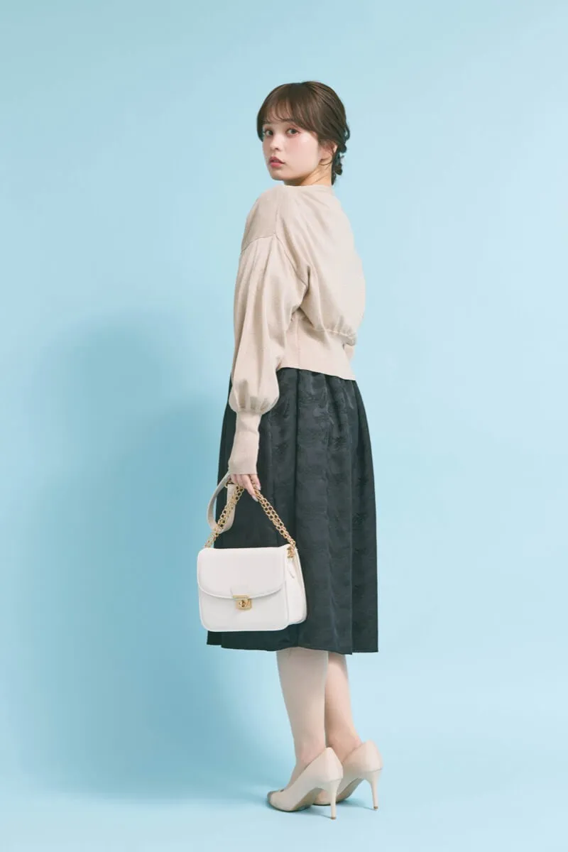 ブラックのジャガードパフスリーブドレス