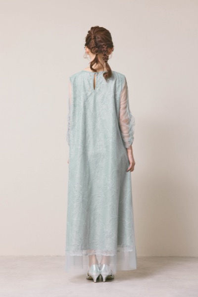 ミントグレーのシアーペタルレイヤードドレス