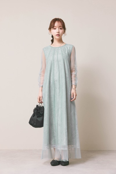 ミントグレーのシアーペタルレイヤードドレス