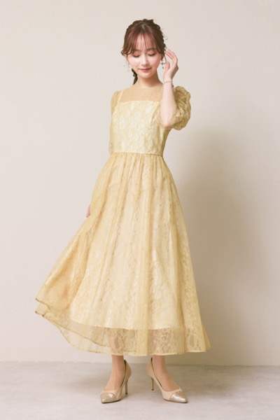 イエローのギャザースリーブレースアップドレス