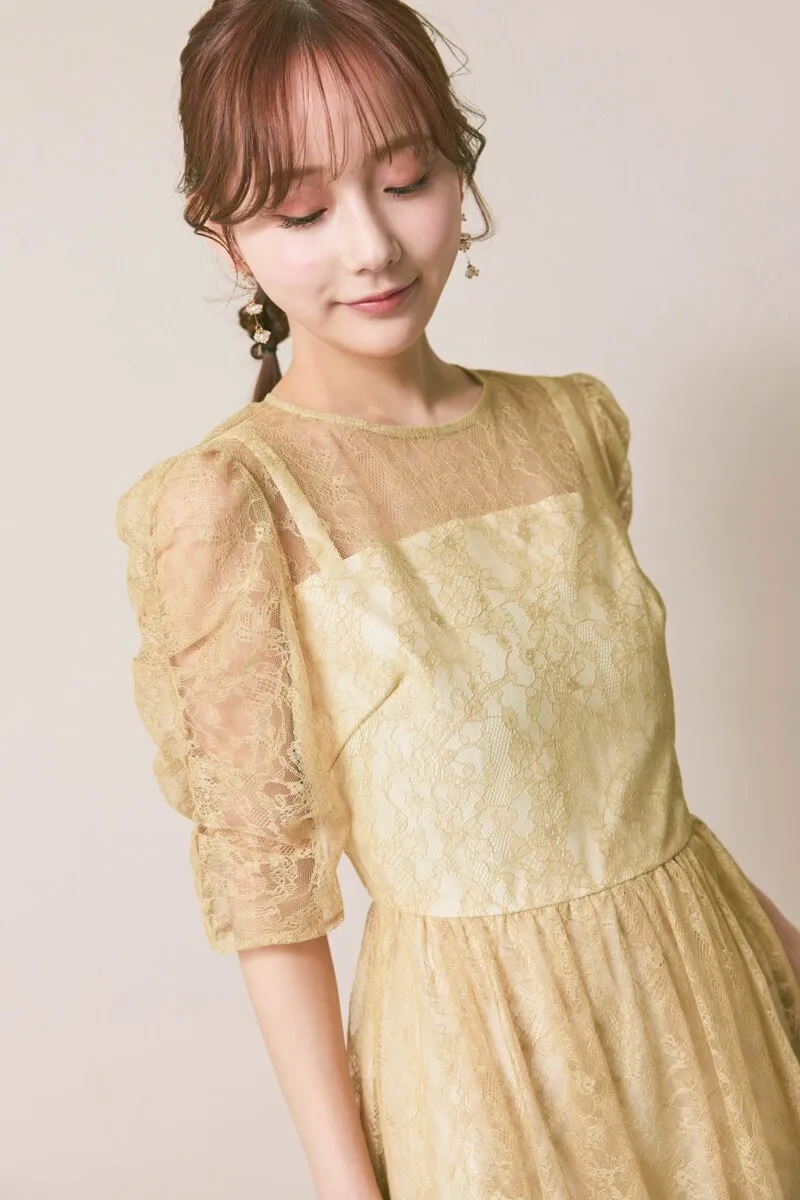 イエローのギャザースリーブレースアップドレス