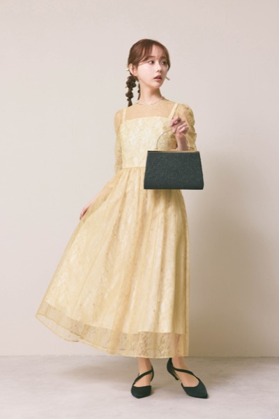 イエローのギャザースリーブレースアップドレス