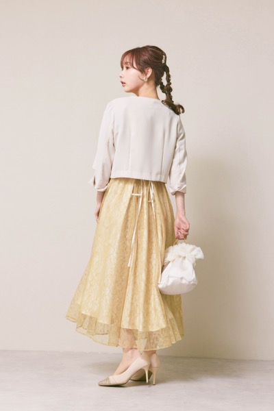 イエローのギャザースリーブレースアップドレス