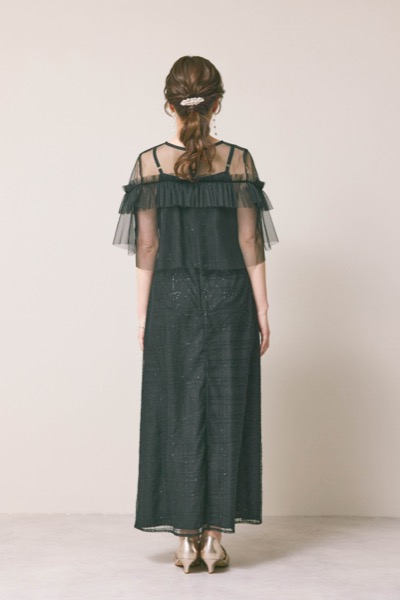 ブラックのフリルチュールチェック柄ドレス