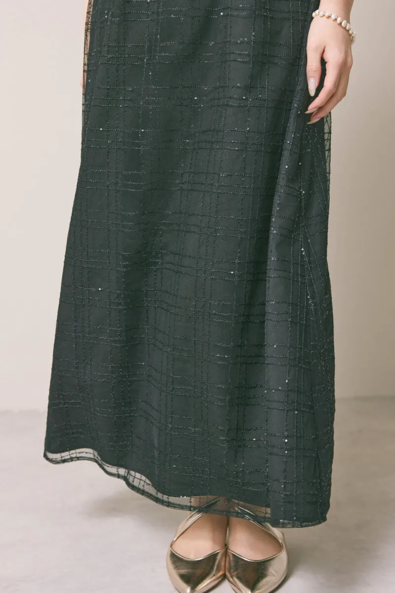 ブラックのフリルチュールチェック柄ドレス