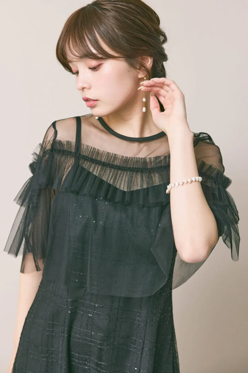 ブラックのフリルチュールチェック柄ドレス