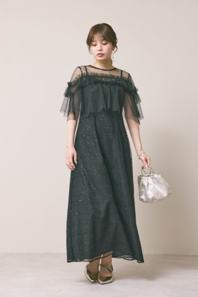 ブラックのフリルチュールチェック柄ドレス