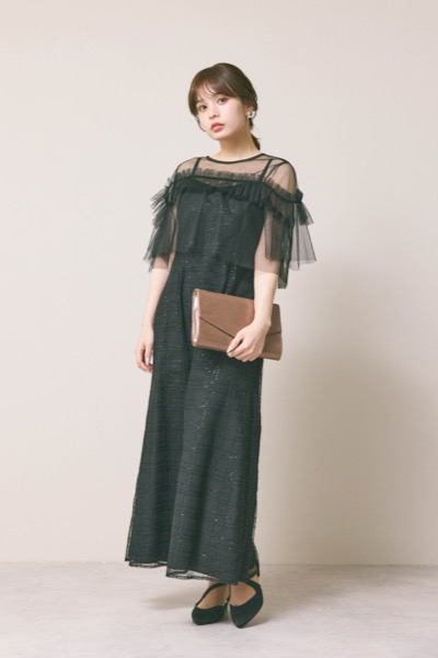 ブラックのフリルチュールチェック柄ドレス