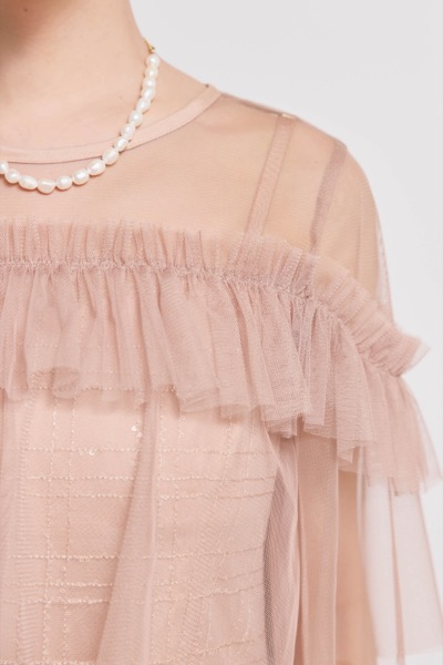 サーモンピンクのフリルチュールチェック柄ドレス