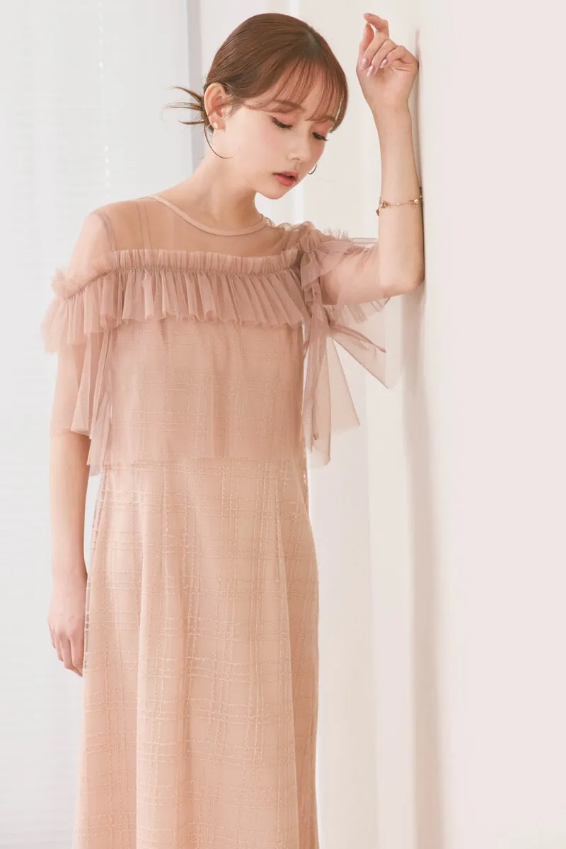 サーモンピンクのフリルチュールチェック柄ドレス