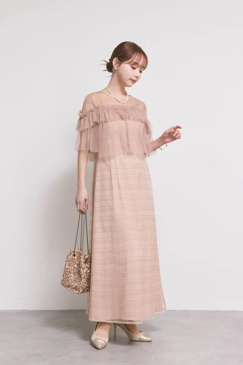 サーモンピンクのフリルチュールチェック柄ドレス