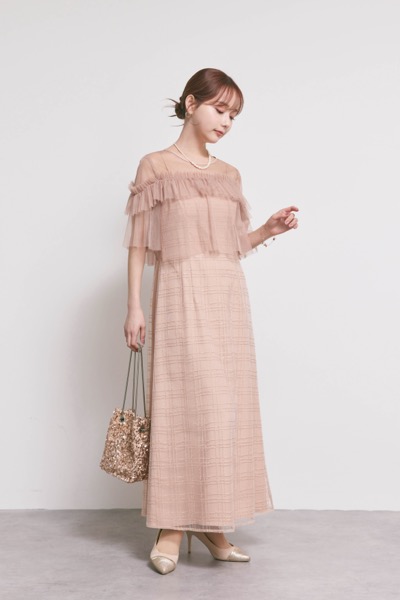 サーモンピンクのフリルチュールチェック柄ドレス