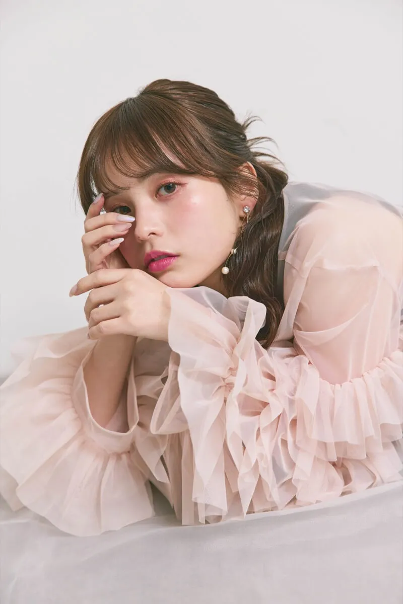 ブラック×ピンクのラッフルスリーブボレロセットドレス