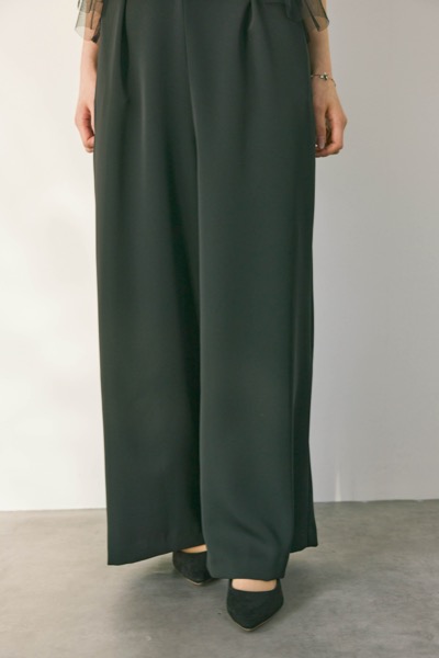 ブラックのティアードチュールオールインワンドレス